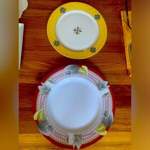 2 Big Server Plates In Ceramic. Almost New. Server Ware.